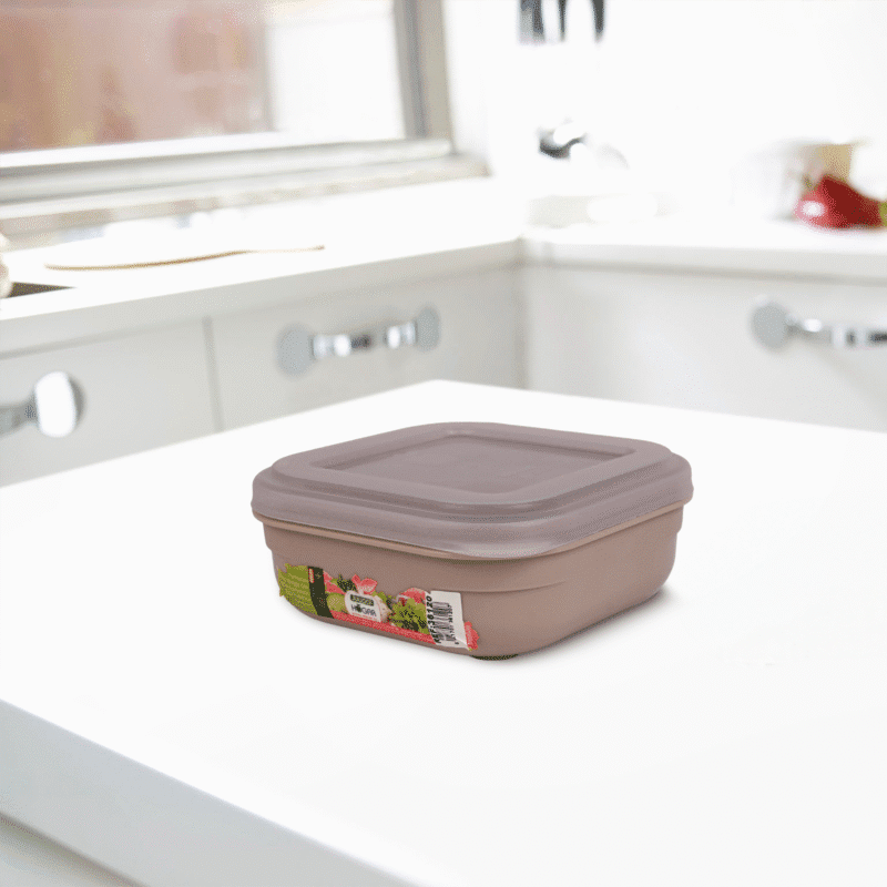 Food storage beige box with 0.7L capacity dishwasher safe