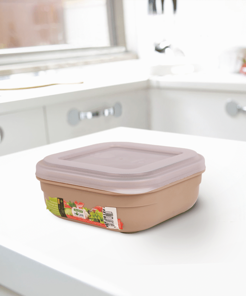 Food storage beige box with 0.7L capacity practical and stylish design