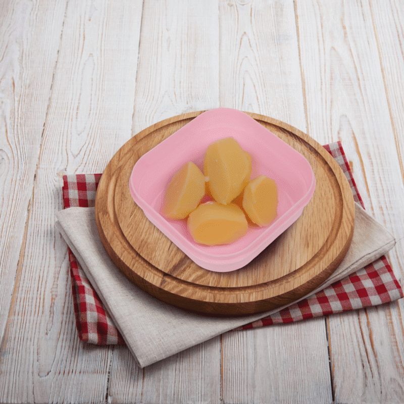 versatile pink Food storage box with 0.7L capacity